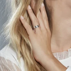 New Histoire d'Or Alliance Basile Ruban Plat Or Blanc