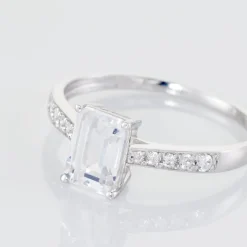 Sale Histoire d'Or Bague Or Blanc Gesacus Oxyde De Zirconium