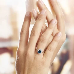 Outlet Histoire d'Or Bague Or Blanc Quintilla Topaze London Blue Et Oxydes