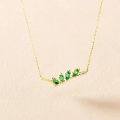 Histoire d'Or Collier Navette Or Jaune Emeraude Diamant or jaune émeraude