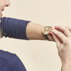 CLUSE Montre Feroce Petite Doré cadran doré fond doré bracelet cuir noir