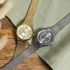 Discount CODHOR Montre Lola Doré cadran doré fond doré bracelet acier doré