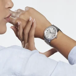 Discount GUESS Montre Anna Argent cadran argenté fond argenté bracelet acier argenté