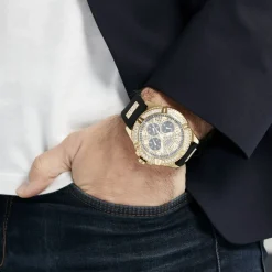 Online GUESS Montre Frontier Noir cadran doré fond noir bracelet silicone noire