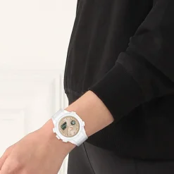 LACOSTE Montre Lc33 Crème cadran blanc fond cr&egrave;me bracelet silicone blanc