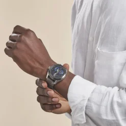 Best MASERATI Montre Traguardo Noir cadran argenté fond noir bracelet acier gris