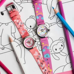 Best UPP Montre Lea Blanc cadran argenté fond multicolore bracelet tissu violet