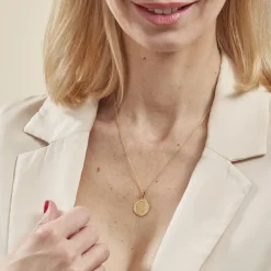 Outlet Histoire d'Or Pendentif Vierge Rond Strie Or Jaune